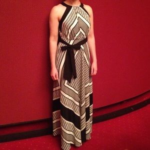 Gorgeous White House | Black Market maxi dress